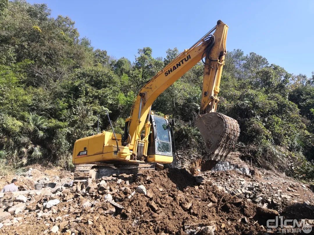 中國挖掘機(jī)供不應(yīng)求，有企業(yè)一季度出口激增70％，原因有哪些