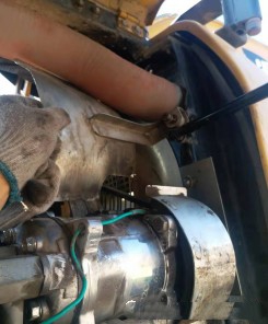 挖掘機更換發(fā)電機皮帶作業(yè)指導書